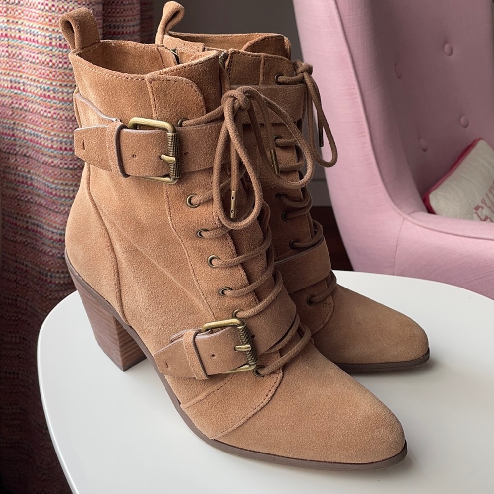 Splendid suede lace up tan booties size 7.5